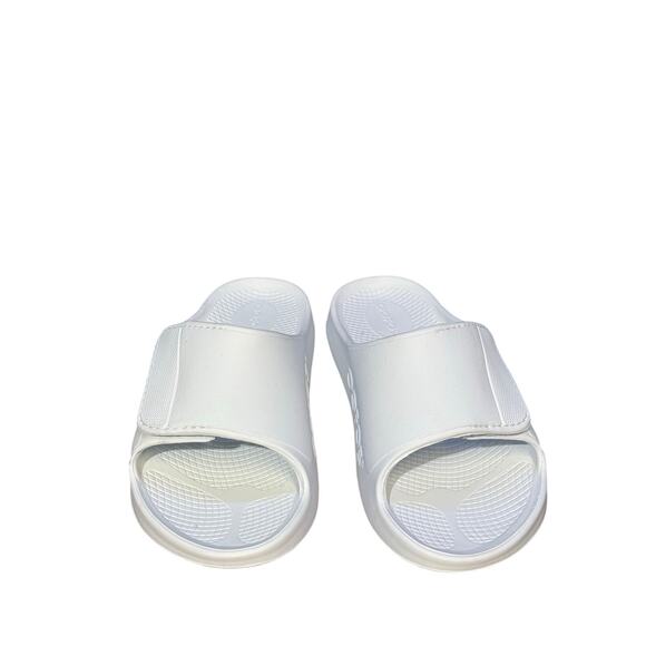 Oofos slides in excellent condition men's 6 women's 8 - Picture 2 of 6